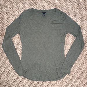 Rue 21 ribbed v neck long sleeve